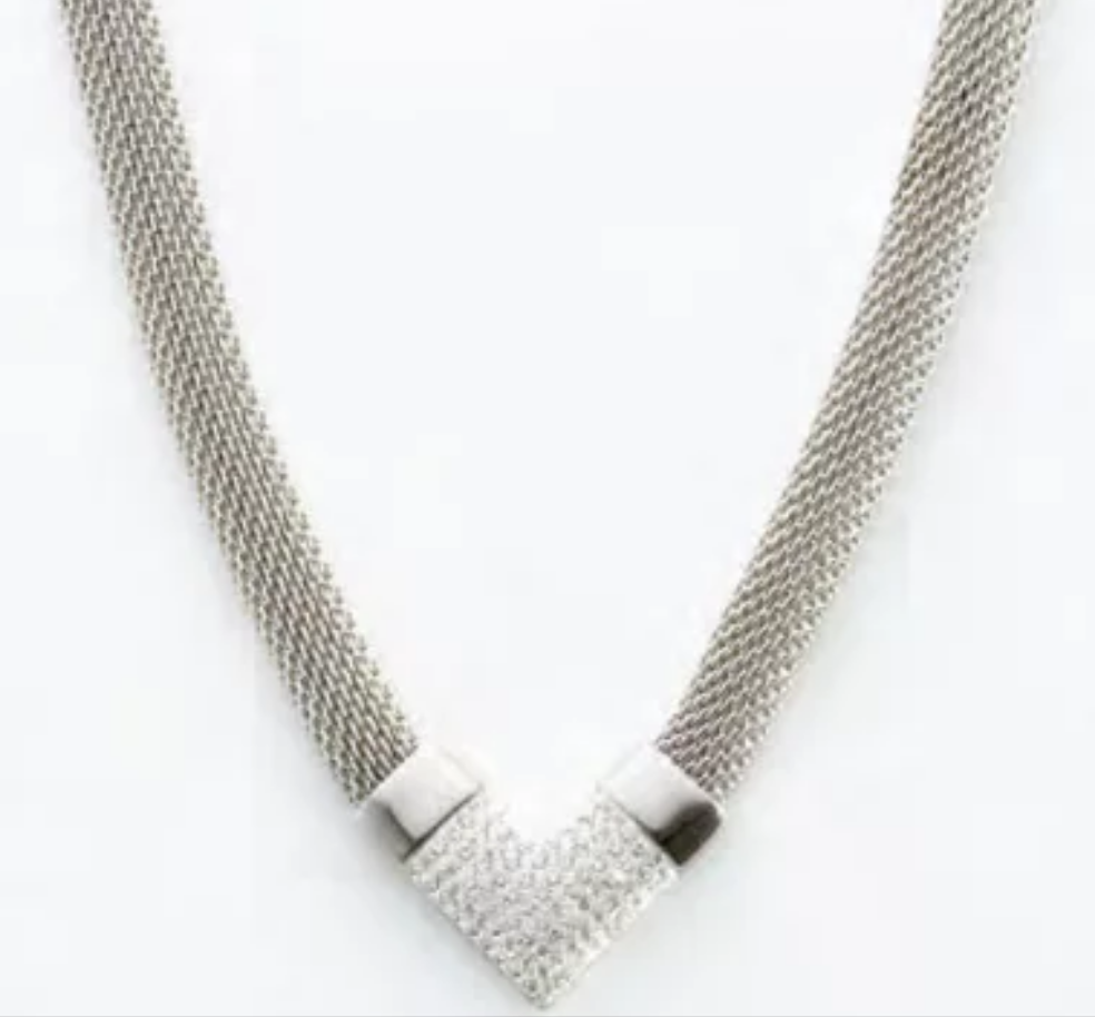 Collier en maille de pierre blanche argentée