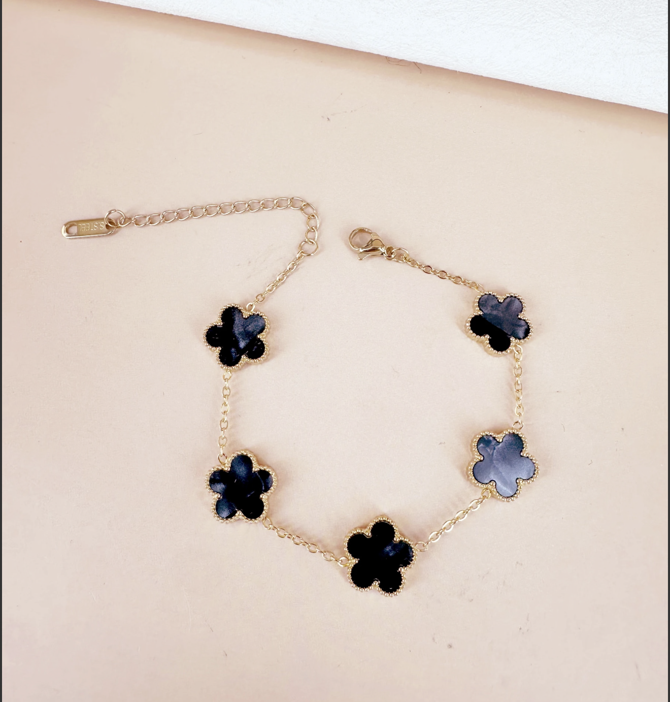 (Précommande) Bracelet trèfles motif nacré (couleur au choix)