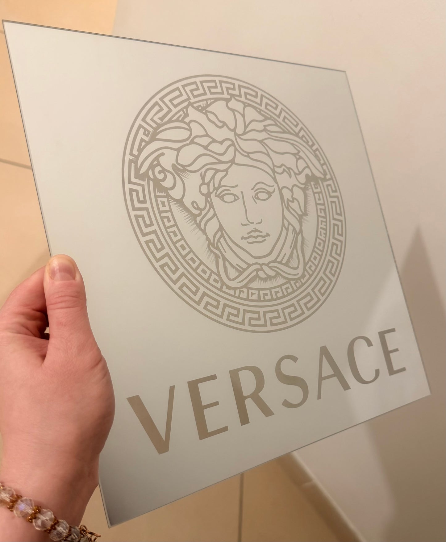 Gravure sur miroir Médusa 30x30cm