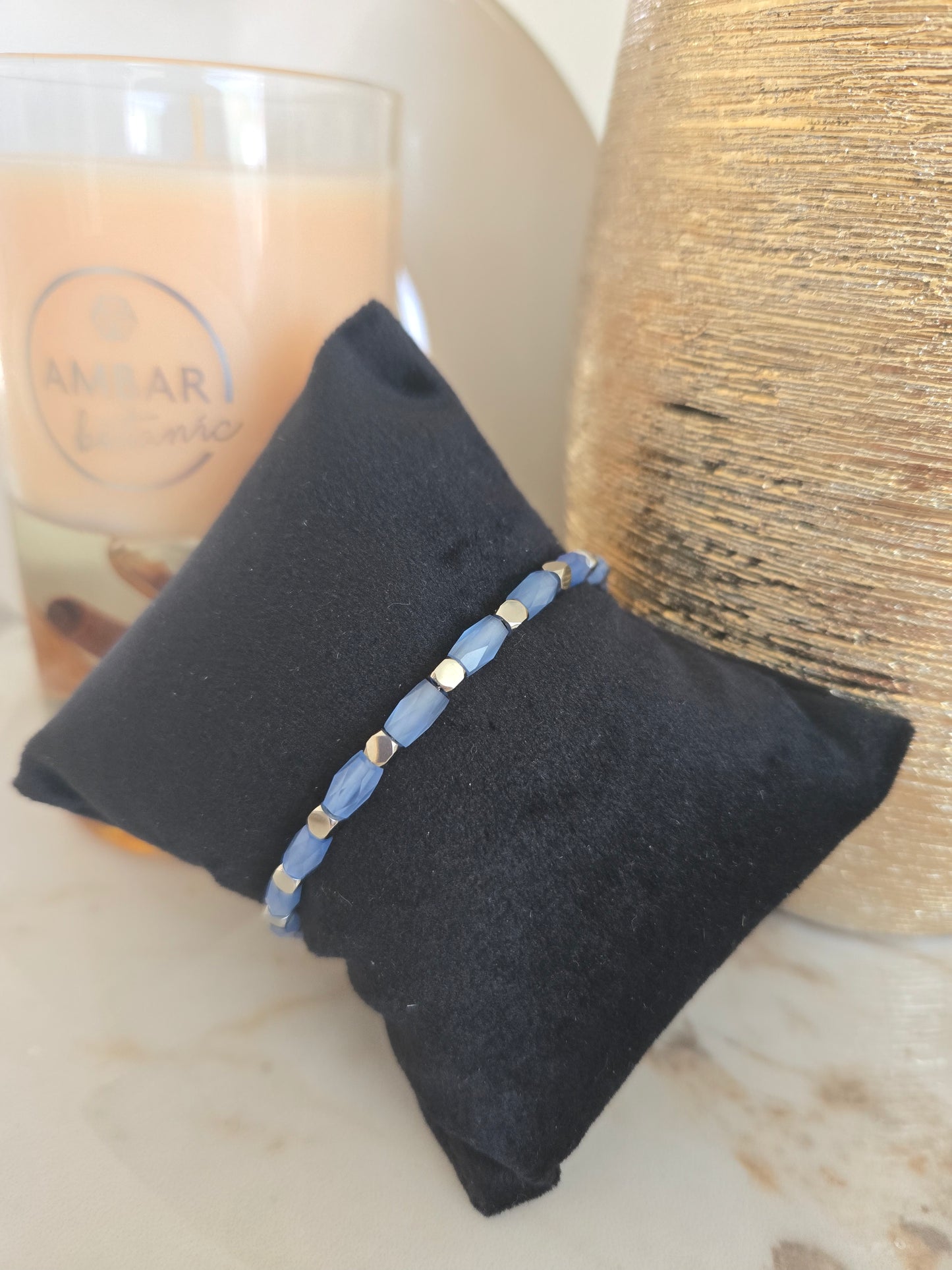 Bracelet en perles bleues argentées