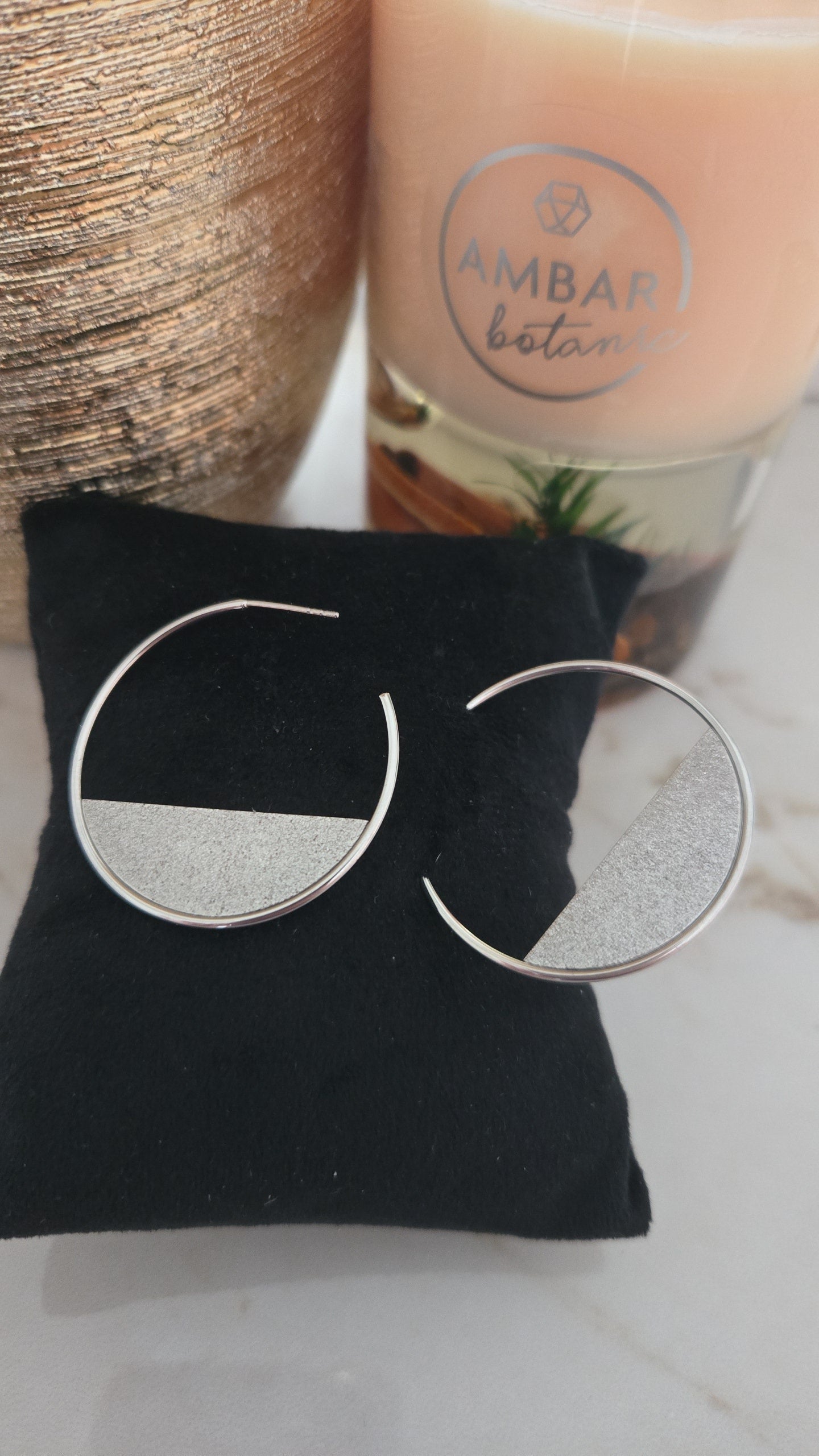 Boucles d'oreilles à motifs Victoria en argent