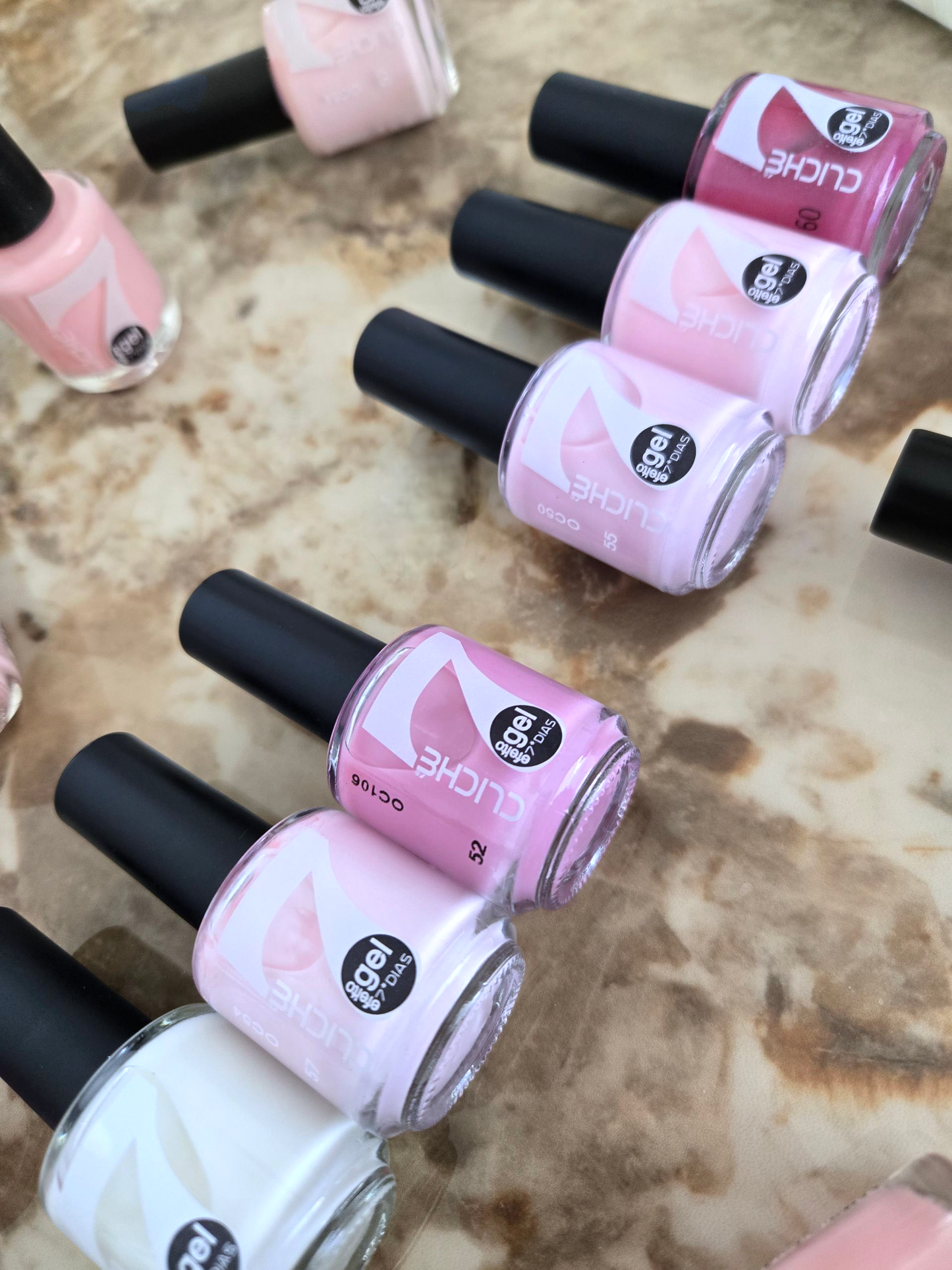 Vernis à ongles effet gel