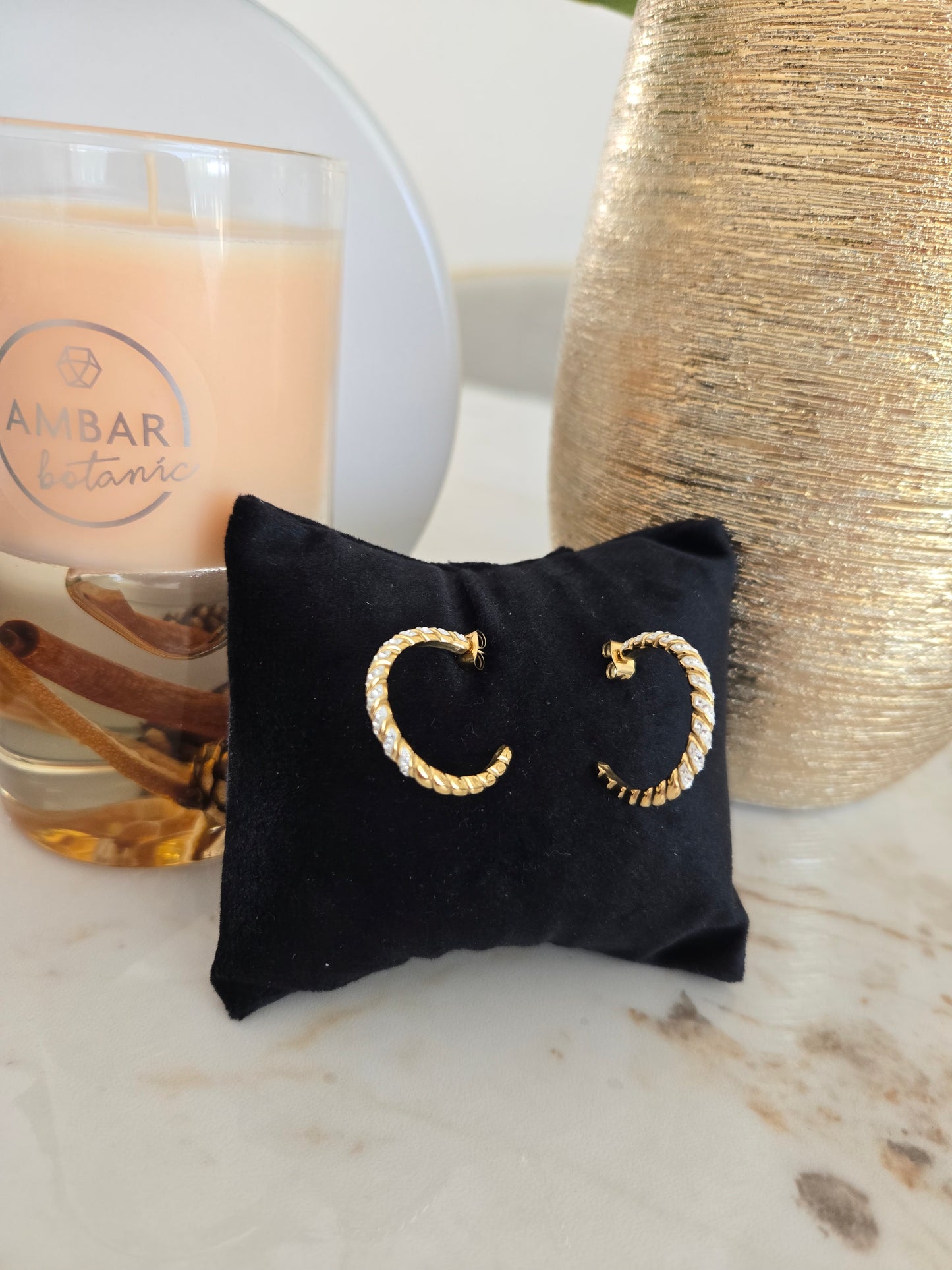 Boucles d'oreilles Gold avec pierres blanches