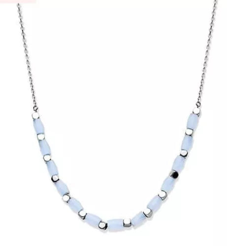 Collier de perles bleues