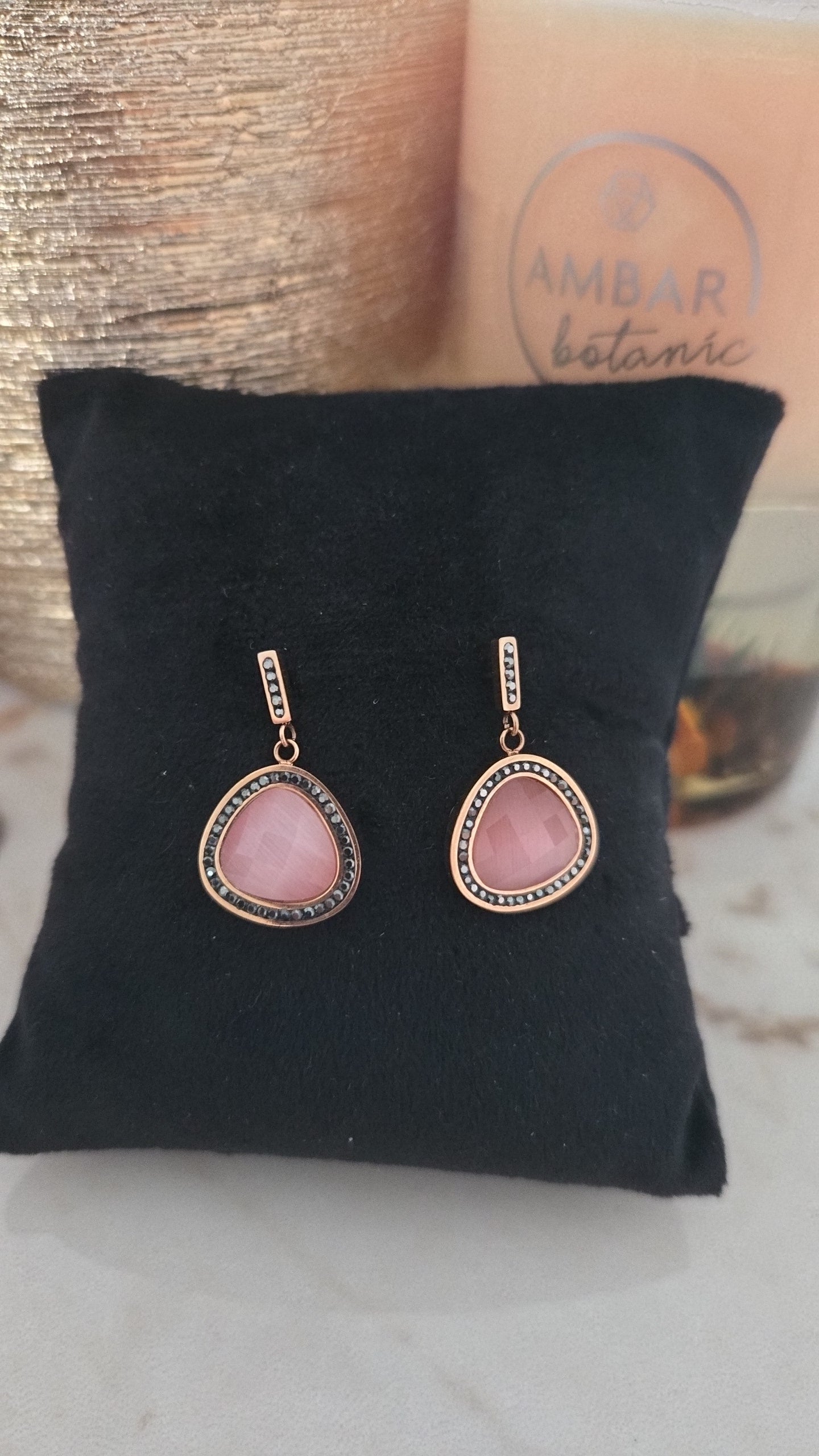 Boucles d'oreilles Victoria Rose en pierre rose couleur or