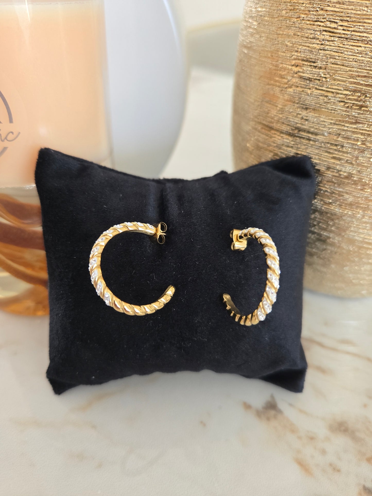 Boucles d'oreilles Gold avec pierres blanches