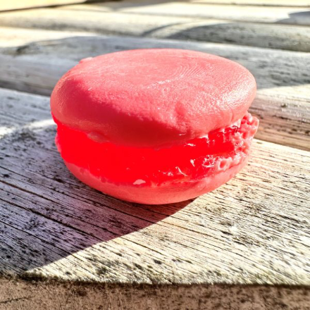 Macaron savon fourré POMME D’AMOUR