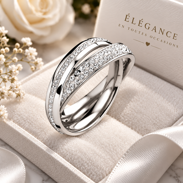 Bague Victoria couleur argent avec pierres blanches