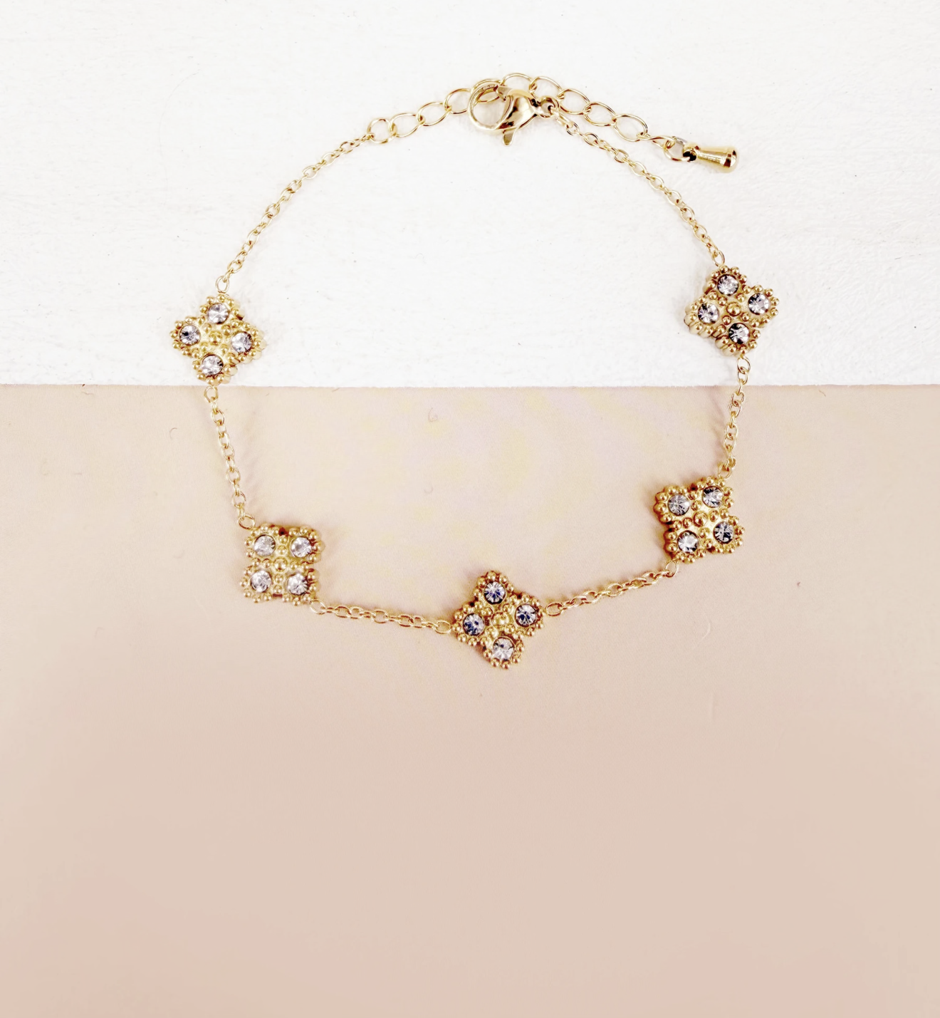 Bracelet motif fleur strass