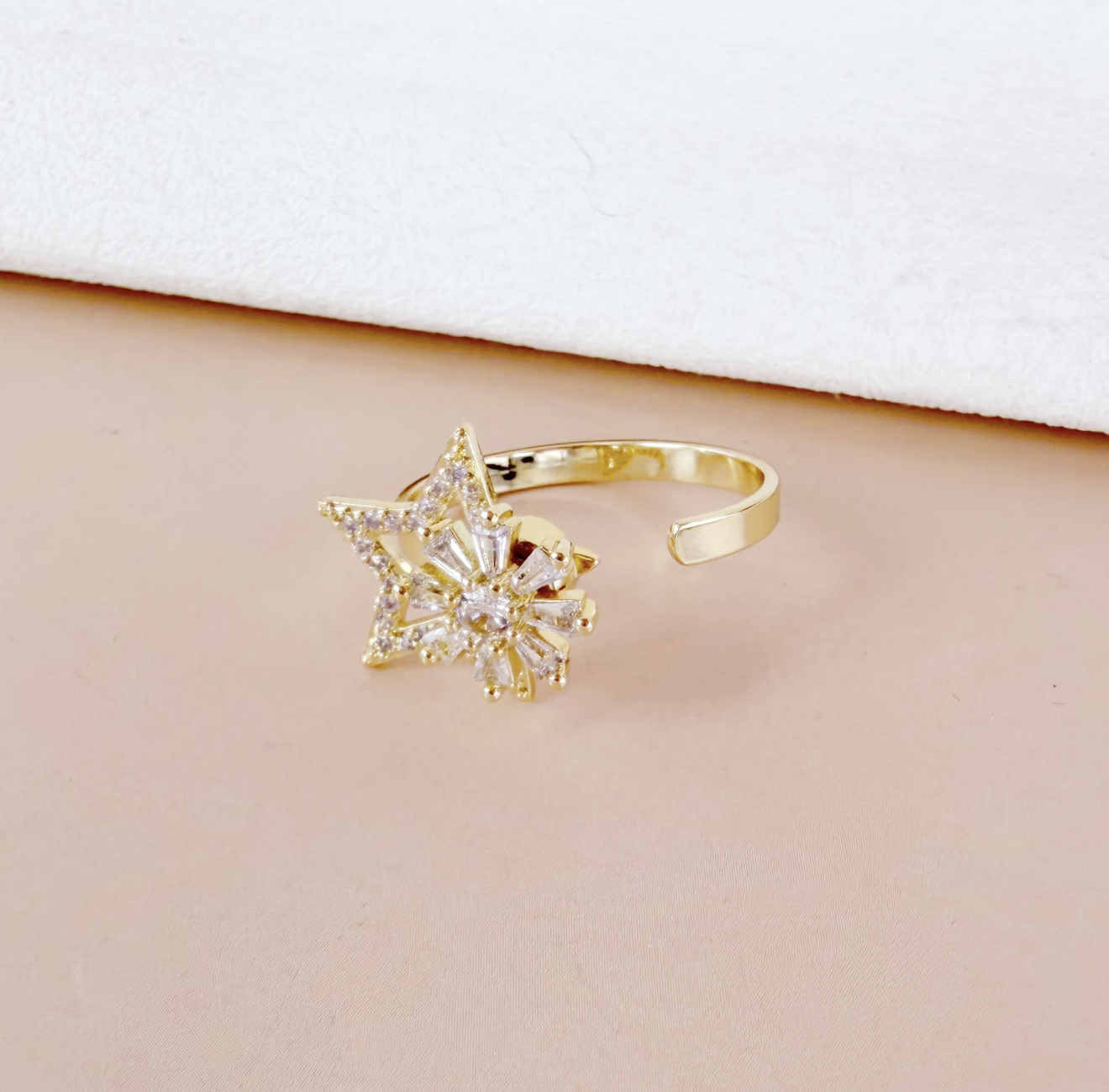 Bague anti-stress étoile dorée strass