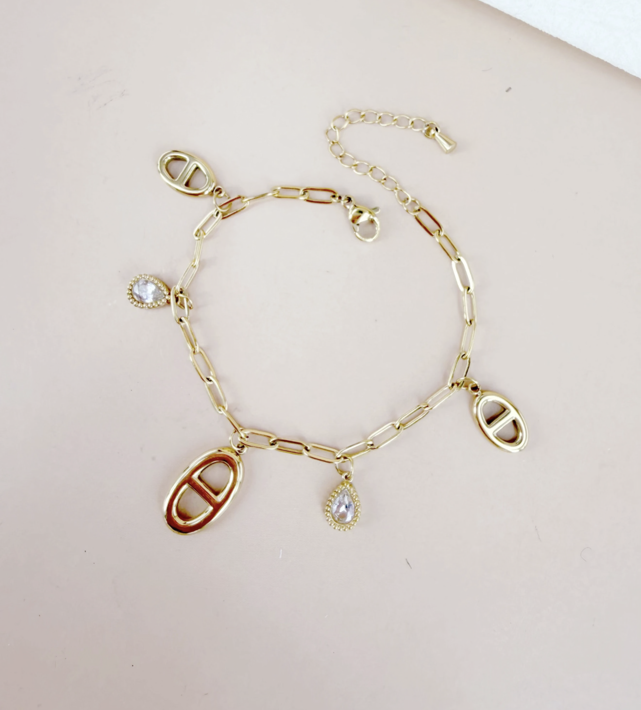 Bracelet fin pampilles coquillage doré