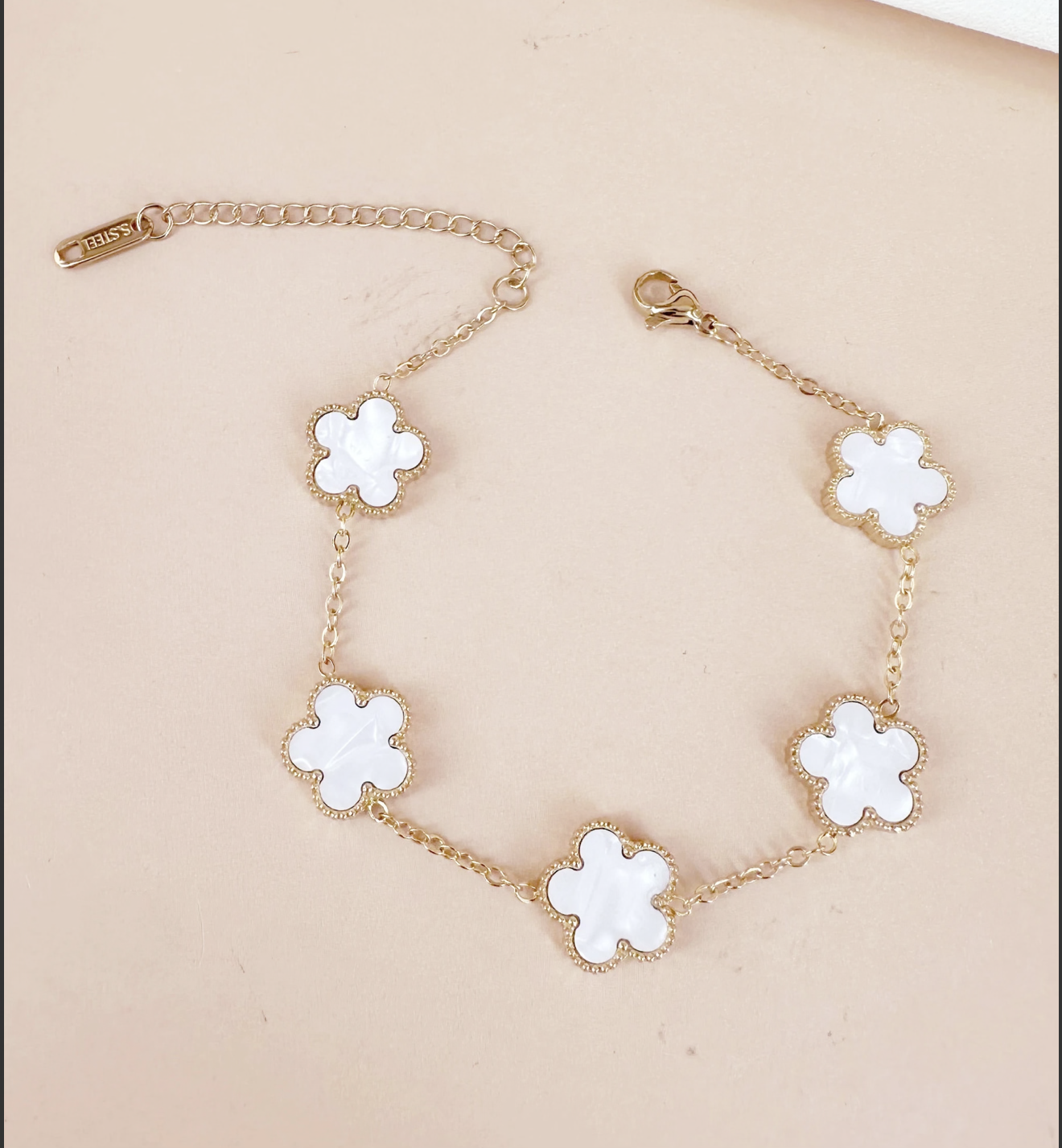 (Précommande) Bracelet trèfles motif nacré (couleur au choix)