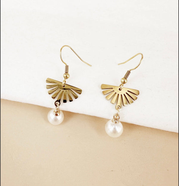 (Précommande) Boucles d'oreilles pendantes motif évantail et perles en acier inoxydable