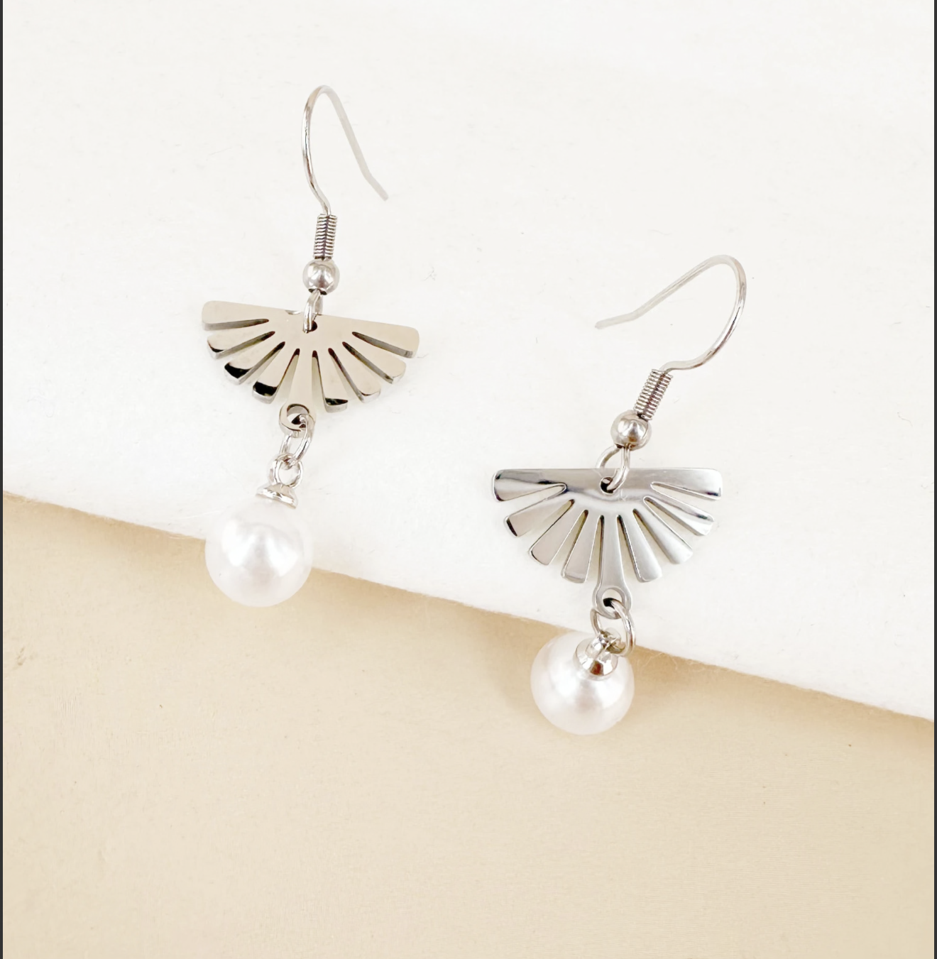 (Précommande) Boucles d'oreilles pendantes motif évantail et perles en acier inoxydable