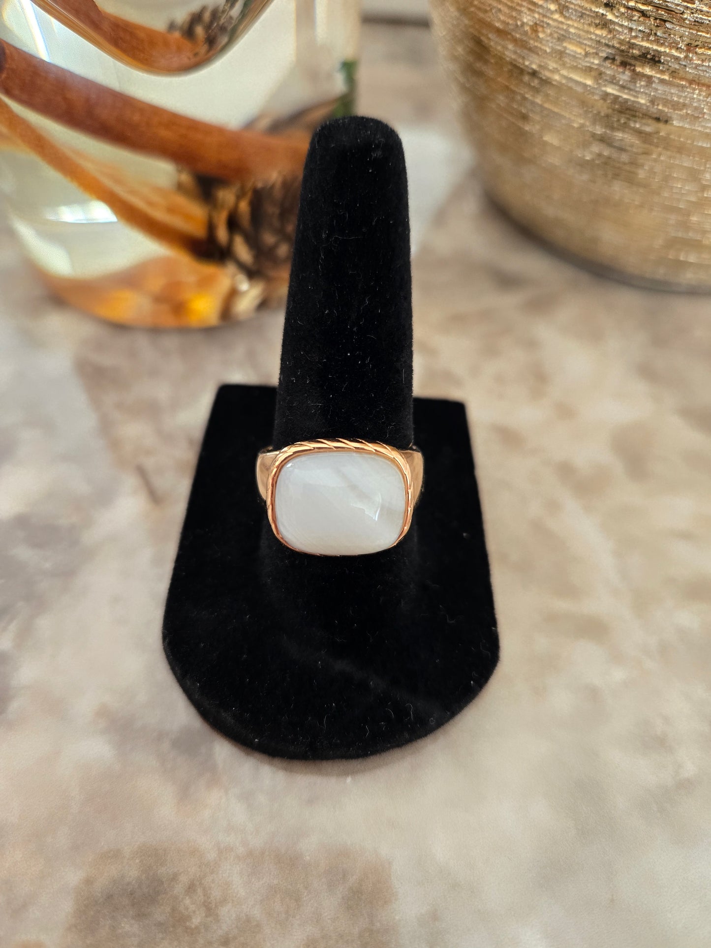 Bague en or rose avec pierre