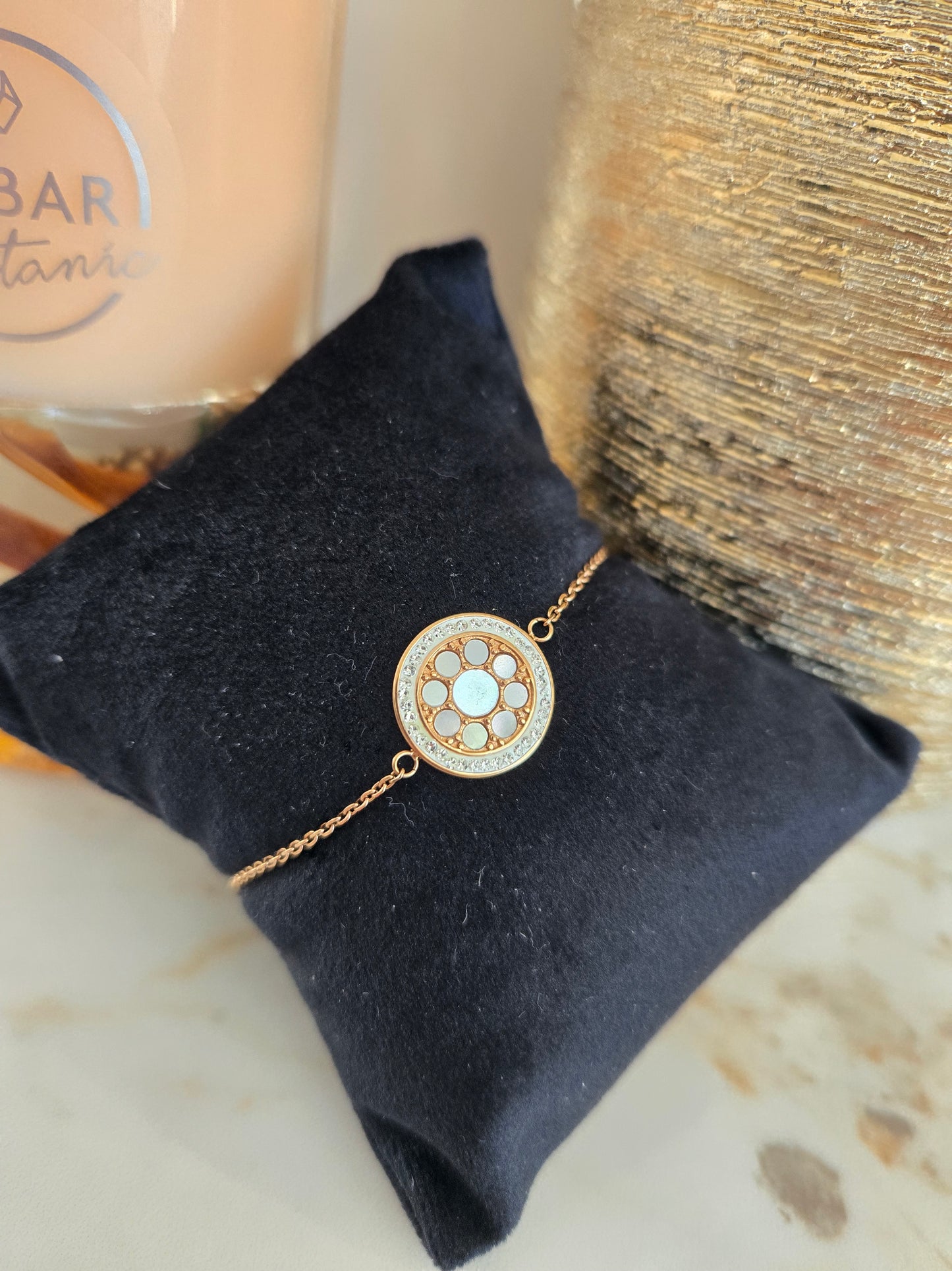 Bracelet en or rose et pierres