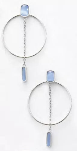 Boucles d'oreilles créoles Victoria argentées avec pierres bleues
