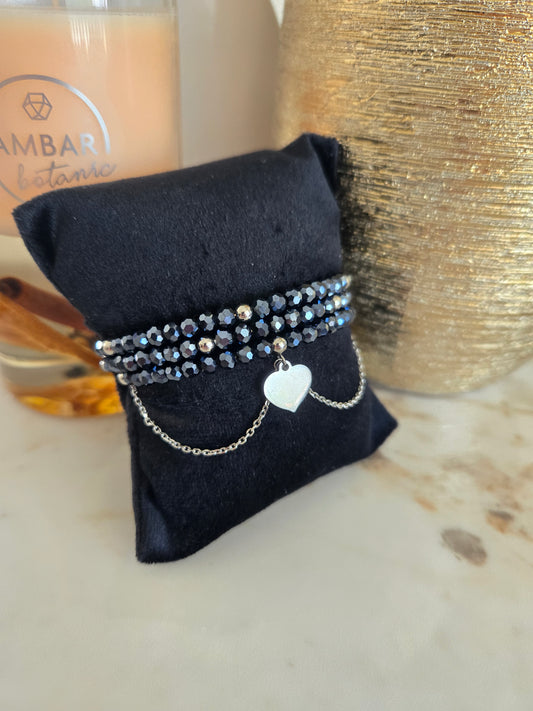 Bracelet à perles bleues avec pendentif en forme de cœur
