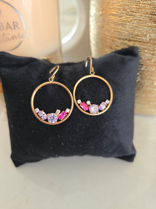 Boucles d'oreilles couleur or rose avec pierres colorées