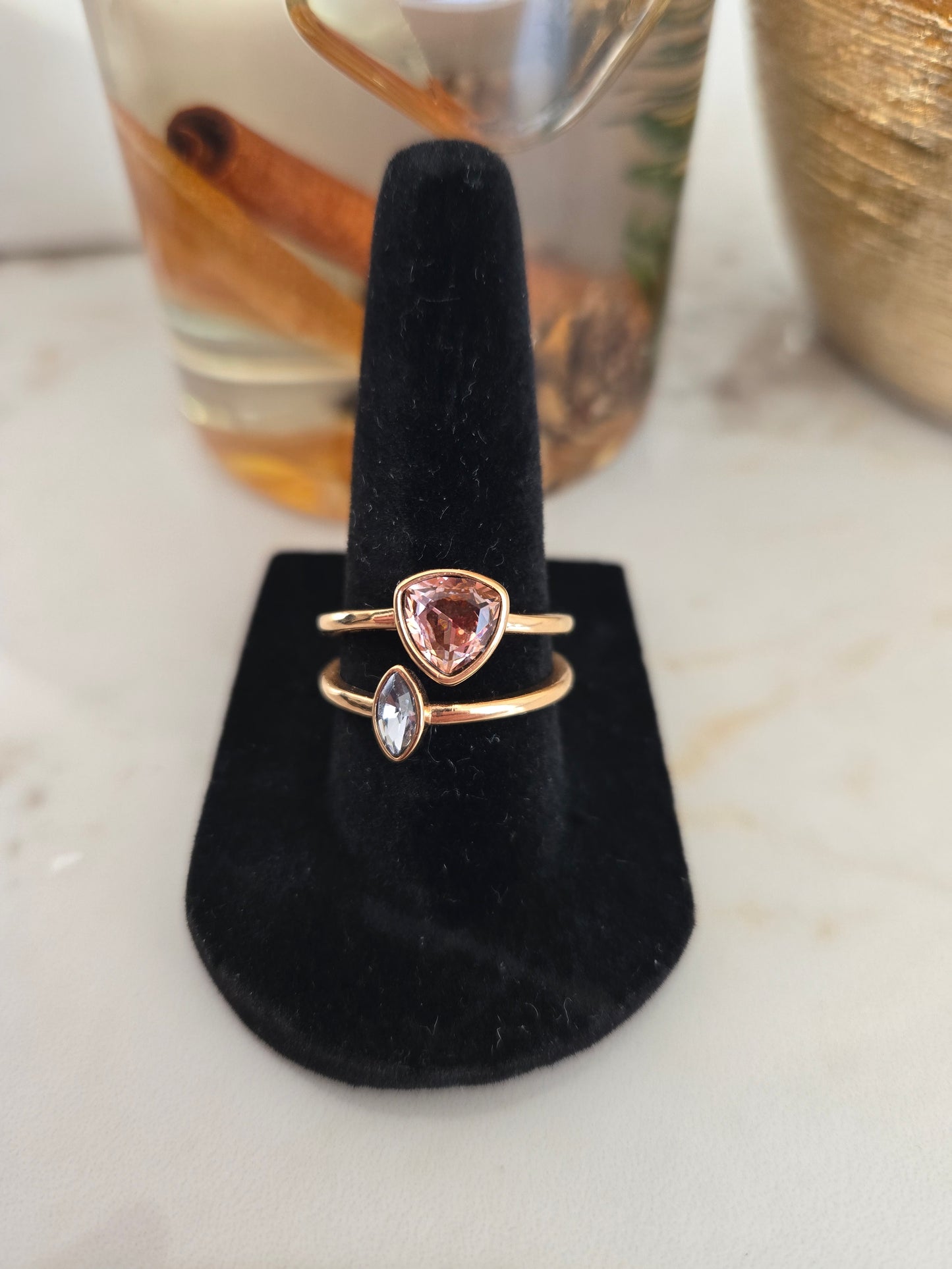 Bague en or rose et pierres précieuses