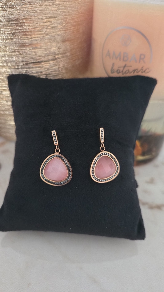 Boucles d'oreilles Victoria Rose en pierre rose couleur or